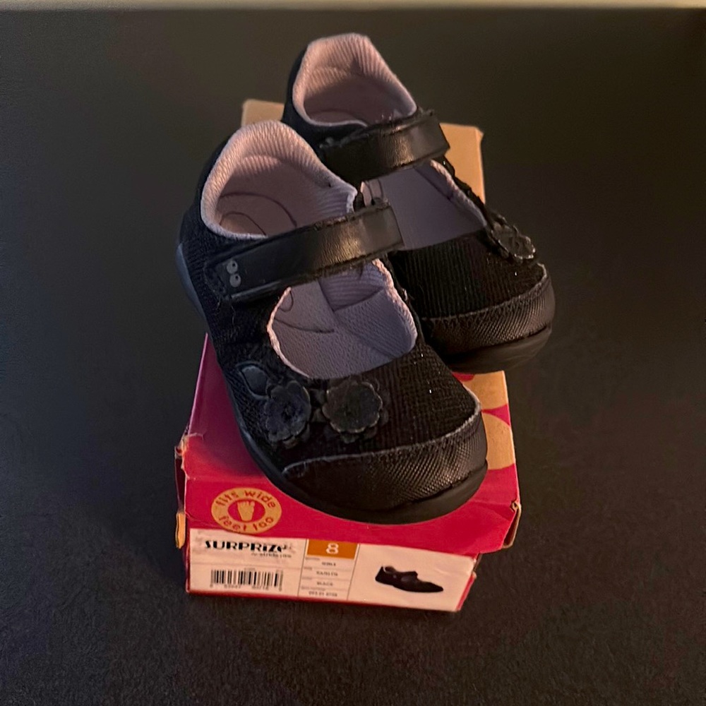 Surprize by stride rite “Katelyn” girls size 8